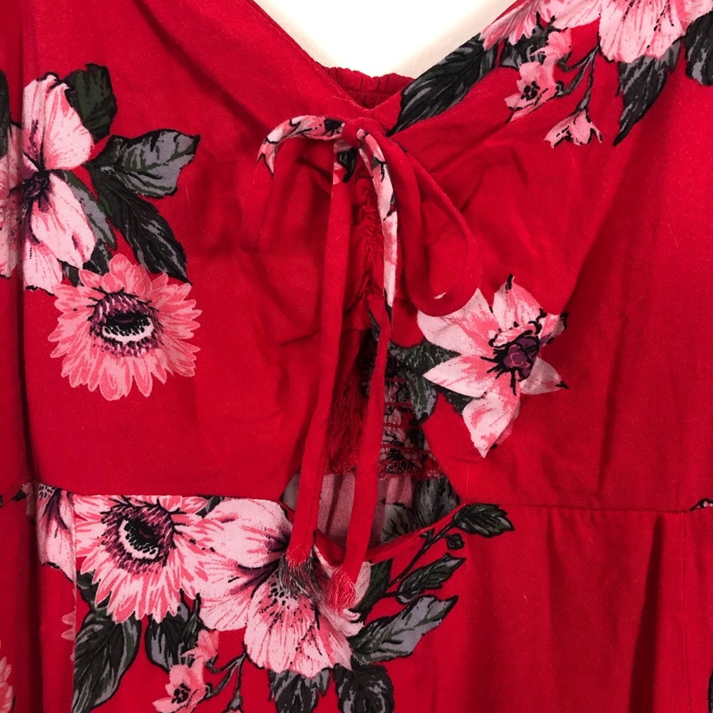 ✨Xhilaration Floral Dress w/ Front Cut Out✨ - Picture 3 of 7